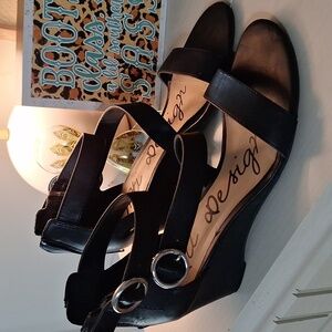Black sandals heels